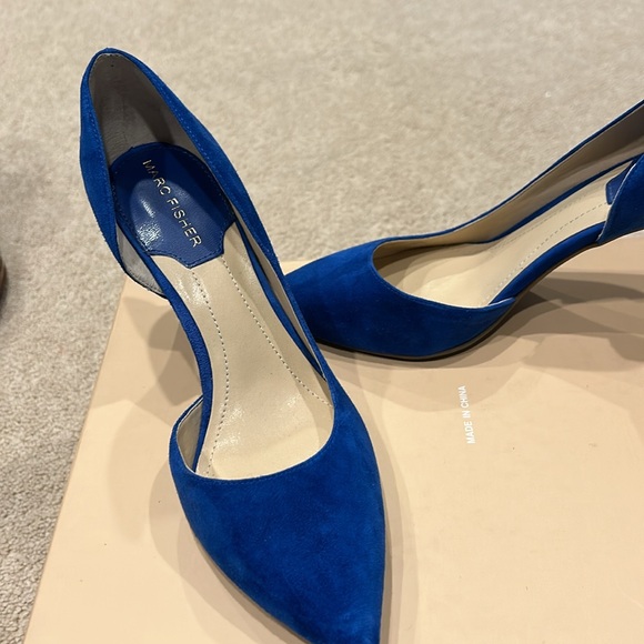 Marc Fisher blue suede heels. Size 6.5. Excellent condition. Suede upper. - Picture 4 of 5